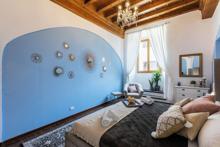 Room 2, A Florence Palace - 4 Bedroom Apt - Santa Croce, Florence