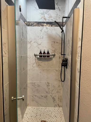 Bathroom 16