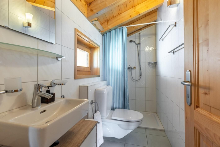 Bathroom 3, Chalet Belle Roche Recently Renovated Jacuzzi, Martigny