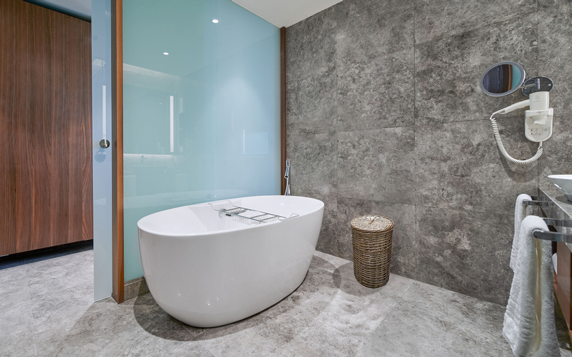 Bathroom 13