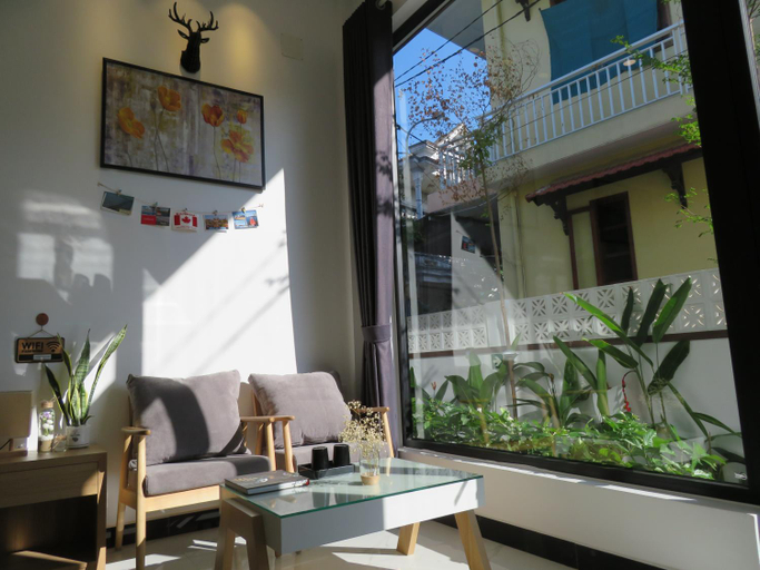 Others 3, Robin House, Huế