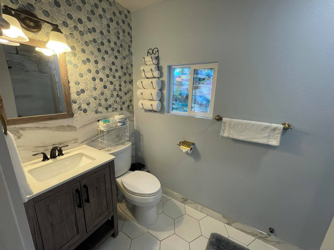 Bathroom 19