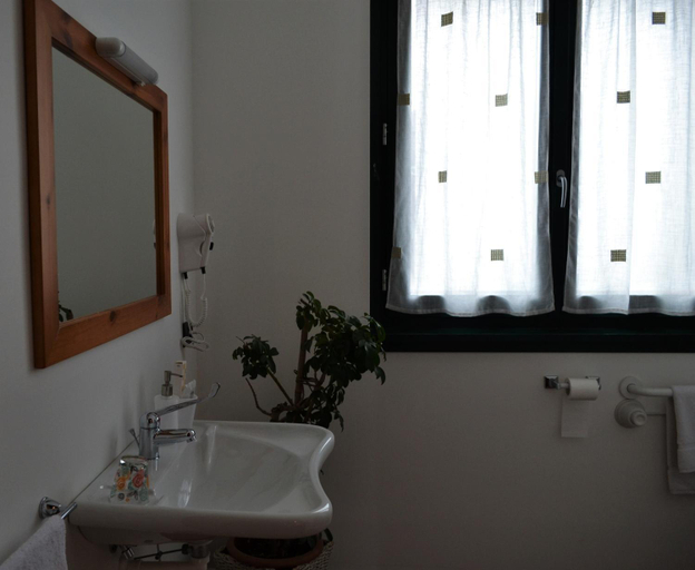 Bathroom 3, Agriturismo Le oche selvatiche, Udine