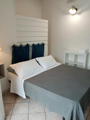 Bedroom 5, Aurora's House, Salerno