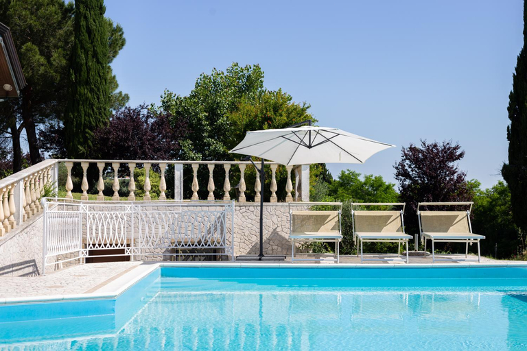 Others 2, Villa Rolls - Porzione di Villa con piscina,giardino e parcheggi, Rimini