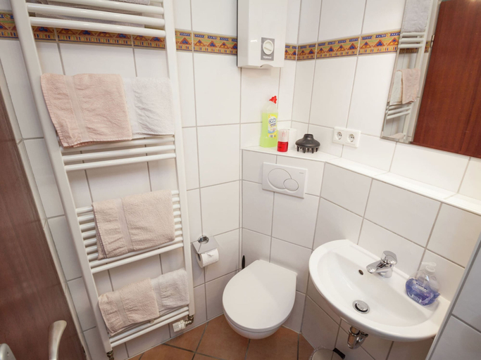 Bathroom, Enchanting Holiday Home in Bodefeld With Terrace, Hochsauerlandkreis