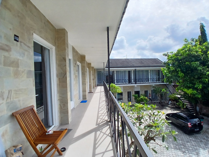 Exterior & Views 7