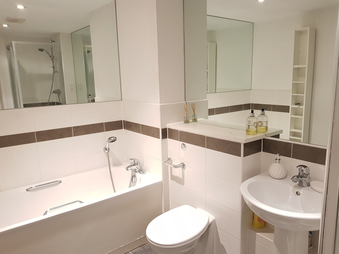 Bathroom 2, River View, London