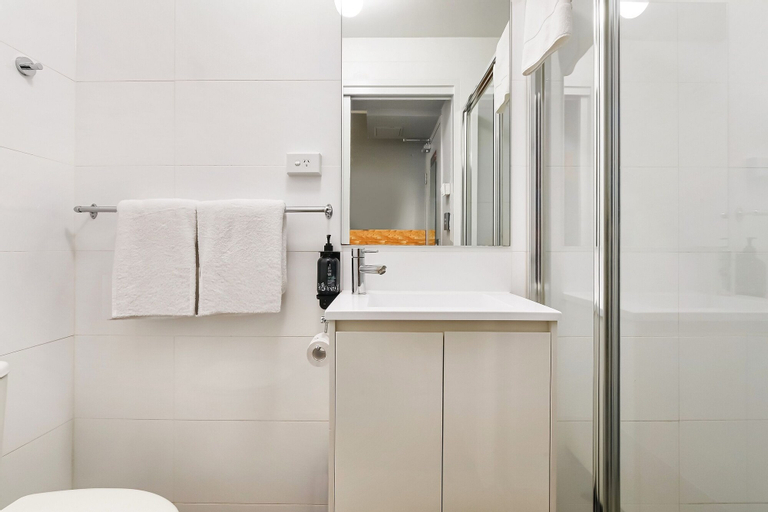 Bathroom 11