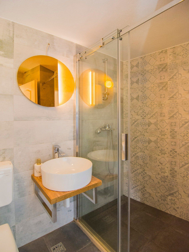 Bathroom 4, Villa Roza, Postira