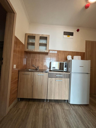 Others 3, Harmony Apartments, Eger