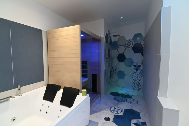 Bathroom 5, Slopes Suites and Spa, Napoli