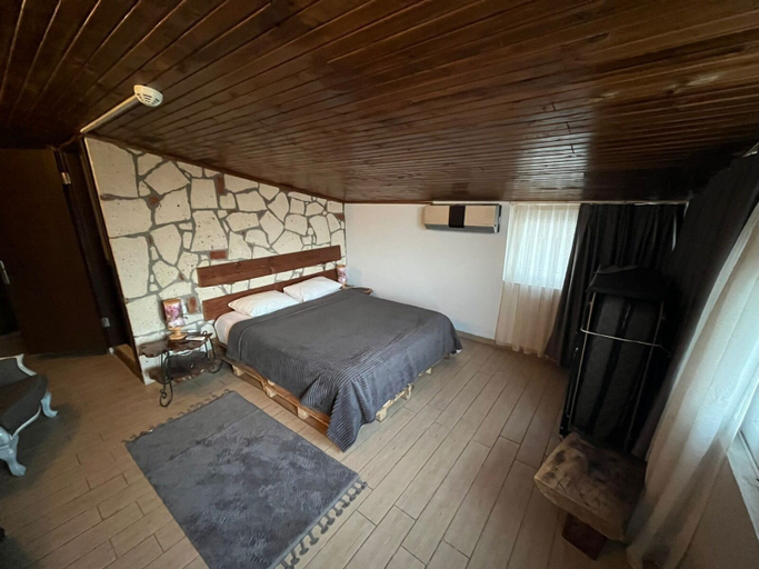 Bedroom 2, HOTEL BUDAPEST, Buca