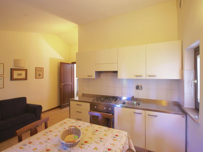 Others 3, Holiday Home in Spello With Pool & BBQ, Perugia