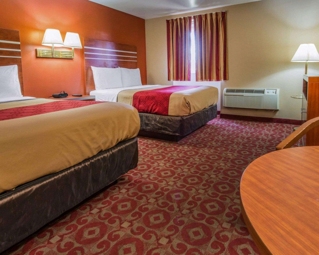 Bedroom 4, Econo Lodge Hermitage South, Mercer