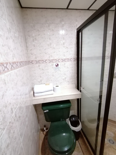 Bathroom 3, hotel golden suite., Dosquebradas