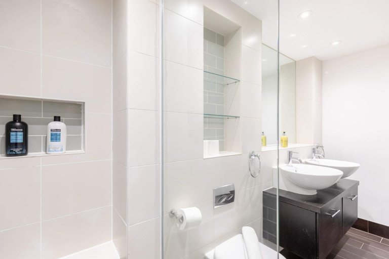 Bathroom 2, London Maisonette: Unique Retreat, London