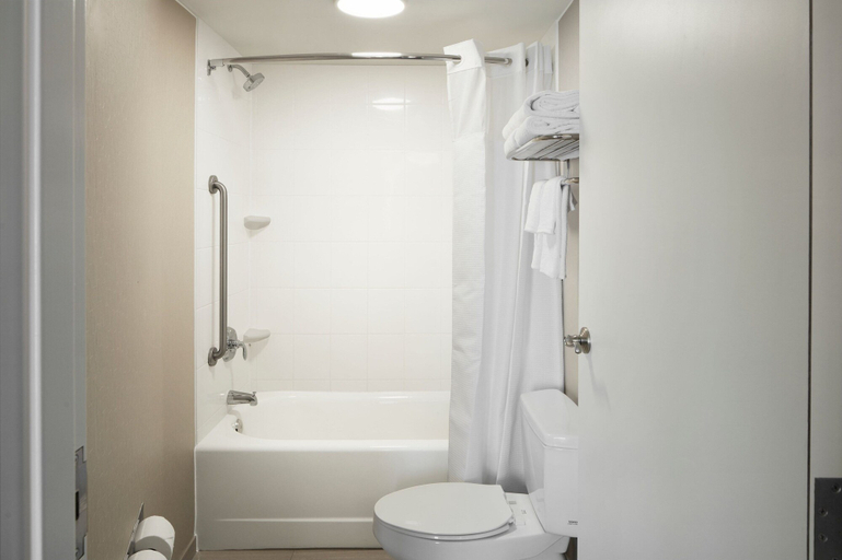Bathroom 4, SpringHill Suites Virginia Beach Oceanfront, Virginia Beach
