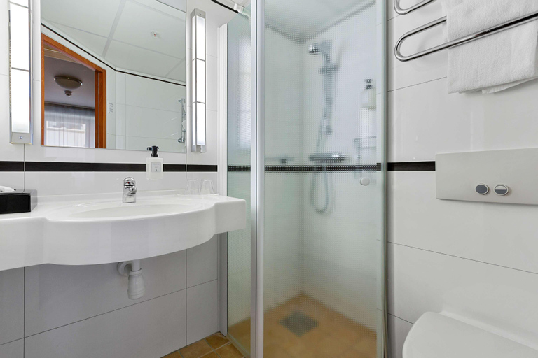 Bathroom 30