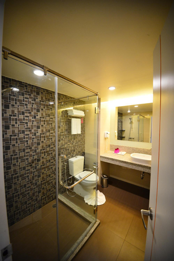 Bathroom 10