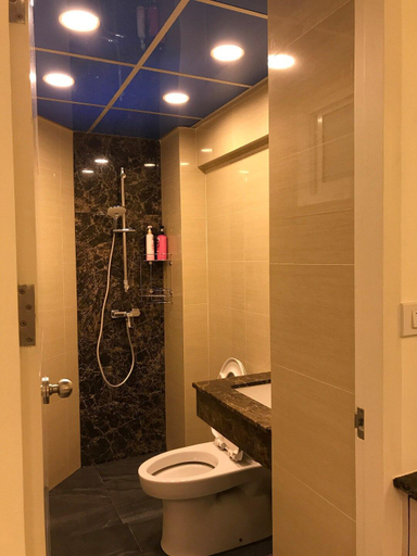 Bathroom 3, Family Room Condo NR Shopping@Platinum + FreeWifi, Ratchathewi