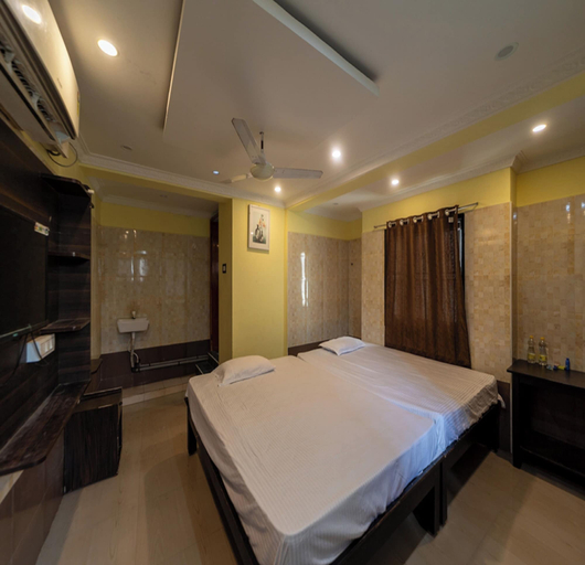 Others 3, JR Lodge, Nagappattinam