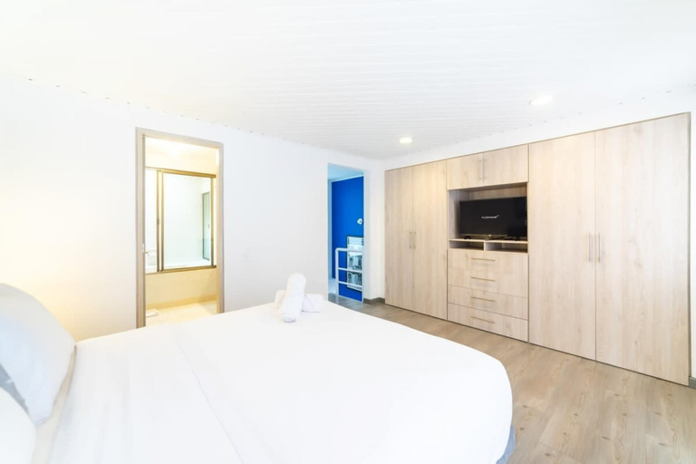 Room 2, w Luxury Duplex in Parque 93, Santafé de Bogotá