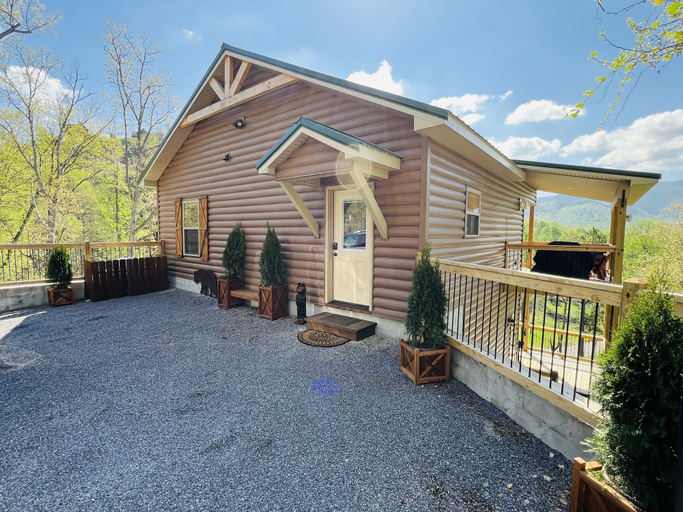 Exterior & Views 2, A Tyme To Chill 2 Bedroom Cabin by RedAwning, Sevier