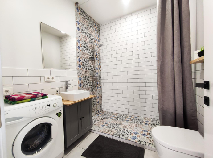 Shower 4, K-Town - Apartments ViaBaltic Kaunas, Kauno
