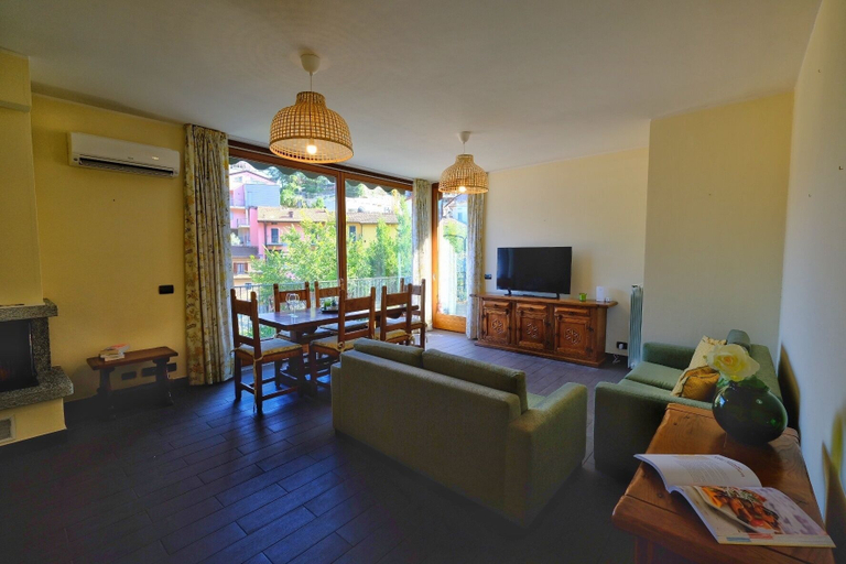 Living room 5, Lake View Gateway, Como