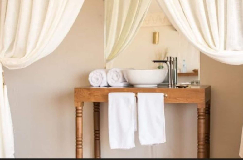 Bathroom 3, The White Camel Lodge, Marrakech