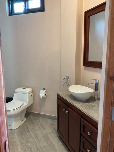 Bathroom 4, Mama Lola Bed and Breakfast, Laguna de Perlas