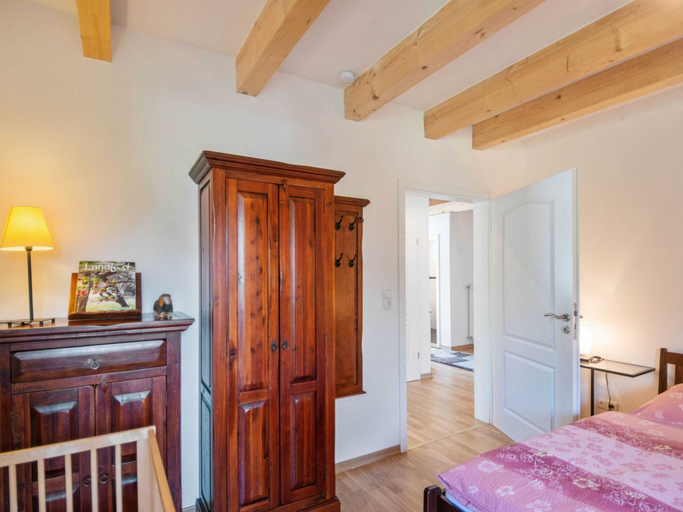 Bedroom 2, Tranquil Holiday Home in Winsen near River, Celle