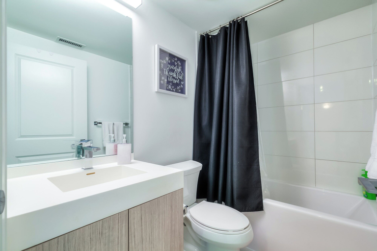 Bathroom 4, The Westmores, Toronto