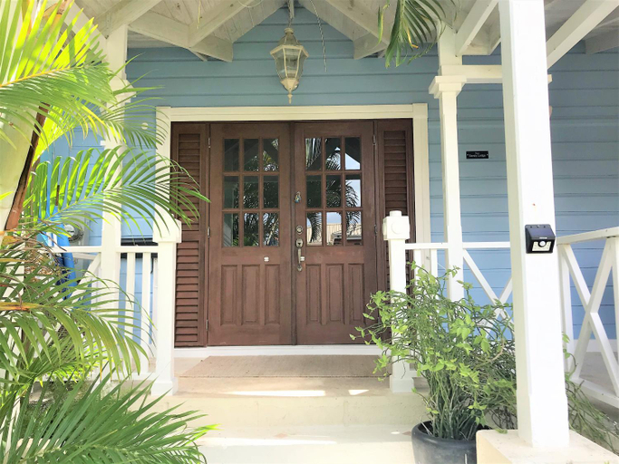 Entrance, Sandy Lodge, 4 Porters Court