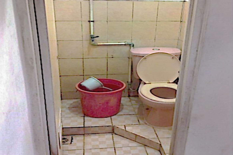 Bathroom 8