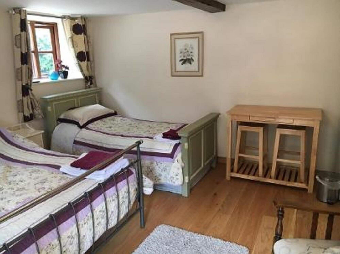 Bedroom 5, The Lampet Arms, Oxfordshire