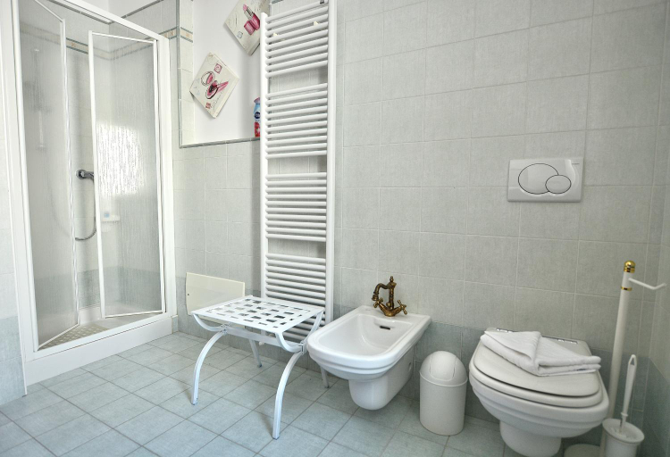 Bedroom 3, Orange Apartment In Marciaga di Costermano, Verona