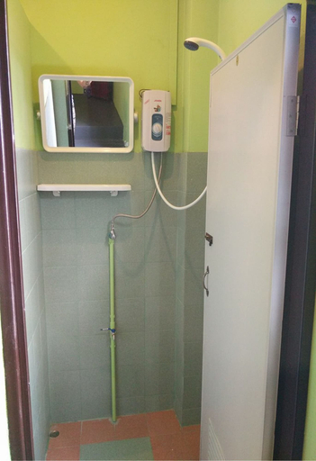 Bathroom 3, J Giant Hostel, Muang Chiang Mai