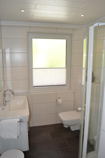 Bathroom 5, Seehotel Andree & Gastehaus Seehof, Waldeck-Frankenberg