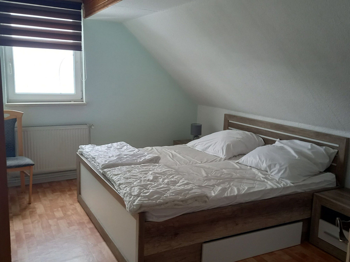 Bedroom 3, Stilvolle Wohnung in Stormbruch mit Garten, Waldeck-Frankenberg