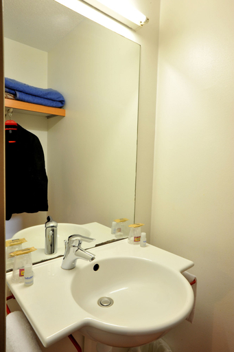 Bathroom 3, Hotel & Residence Moissy, Seine-et-Marne