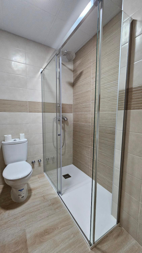 Bathroom 2, Hostal Restaurante el cruce, Granada