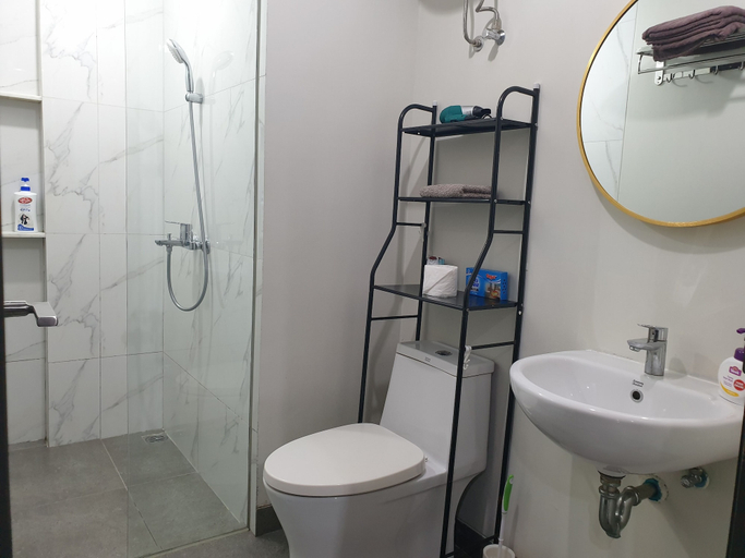 Bathroom 5, CozyHomes at One Residence Batam, Batam