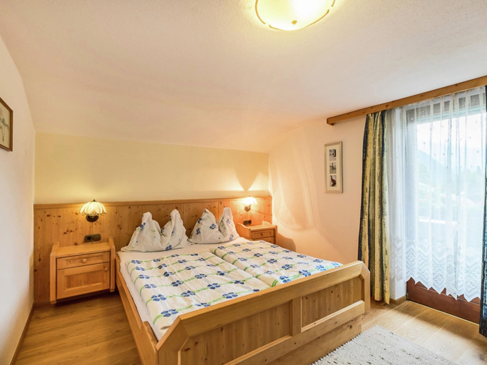 Bedroom 4, Apartment in Fugen Near the ski Area, Schwaz