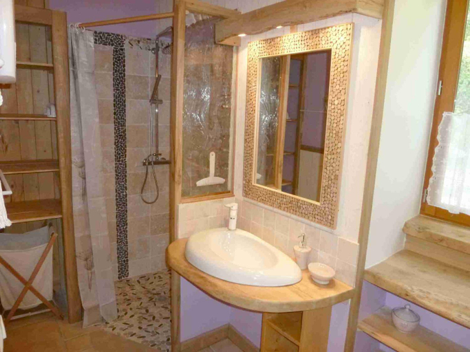 Bathroom 2, -Moulin de Solaure-, Drôme