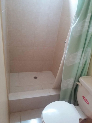 Bathroom, Hostal Montecarlos, Salinas