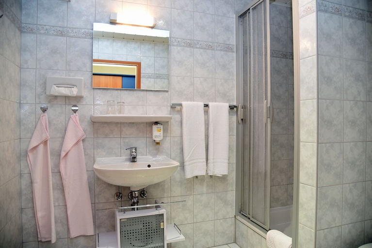 Bathroom, Hotel An der Alten Porzelline, Sonneberg