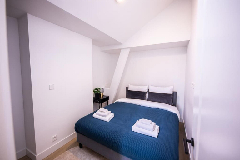 Bedroom 4, Nb304/306 3BR Serviced Apartments, Rotterdam