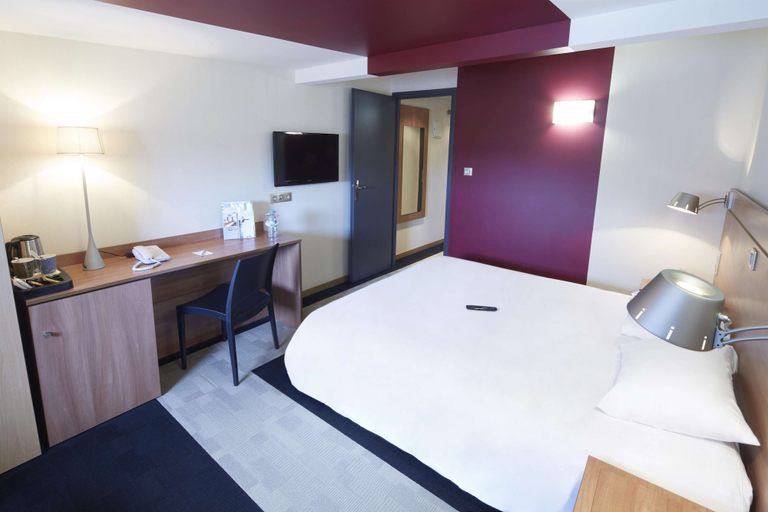 Bedroom 4, Kyriad Montbeliard Sochaux, Doubs